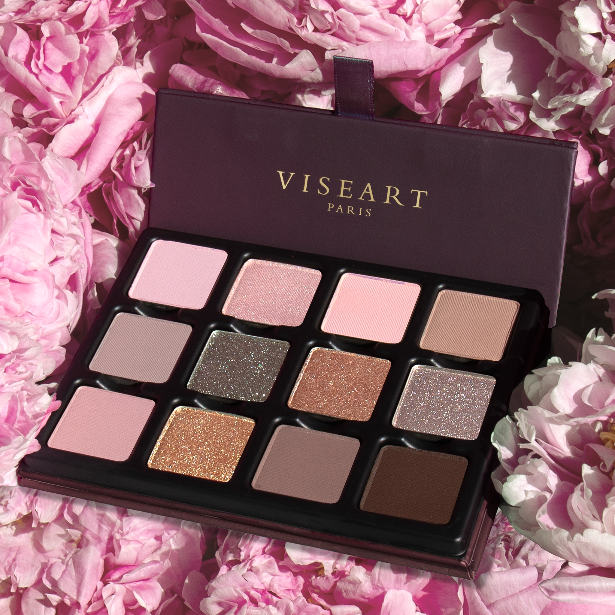 Open Lilas Lumière Étendu palette displaying radiant champagne, soft mauve, silver taupe, lavender shimmer, ballet pink