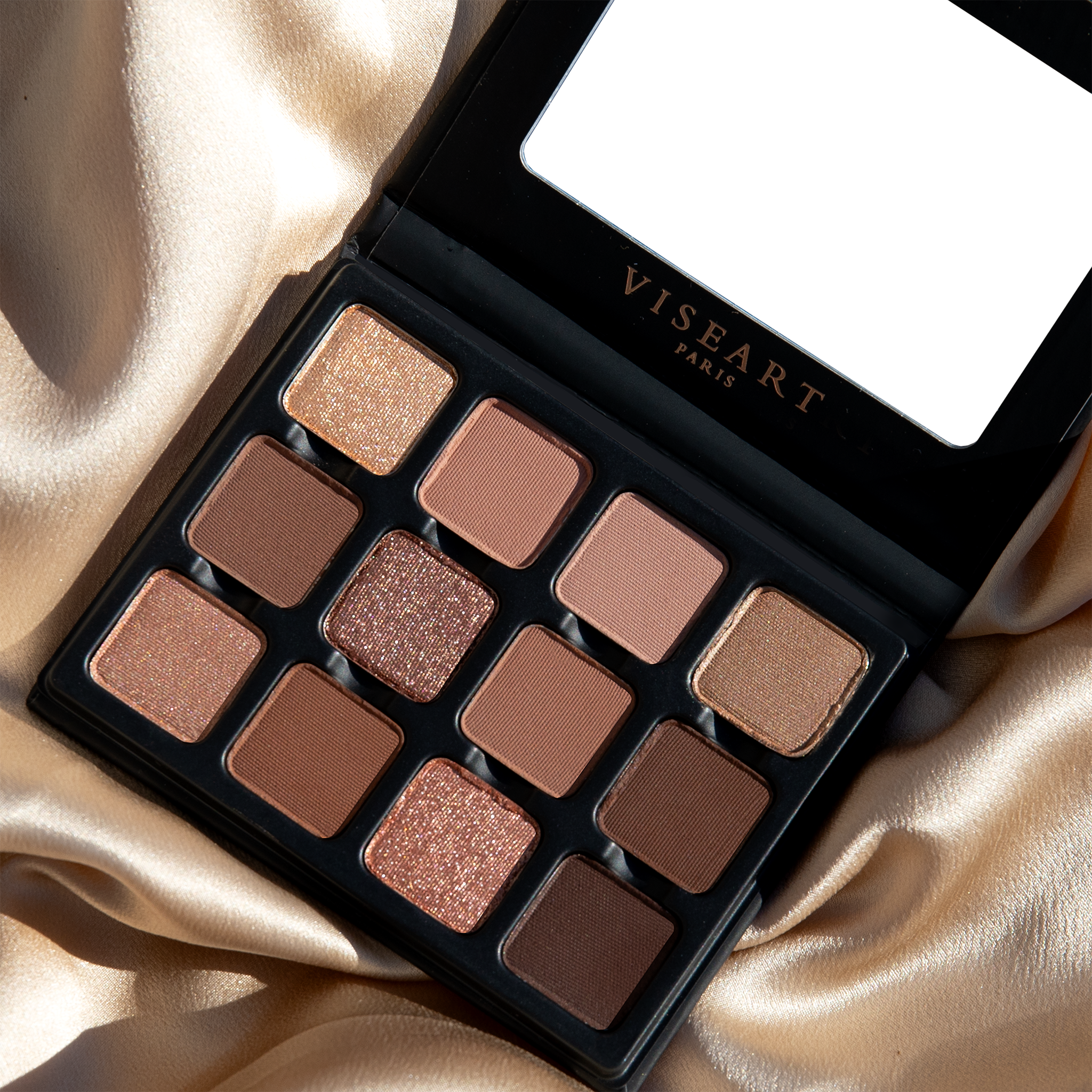 Petites Praline Dulce palette close-up texture detail matte shimmer pans