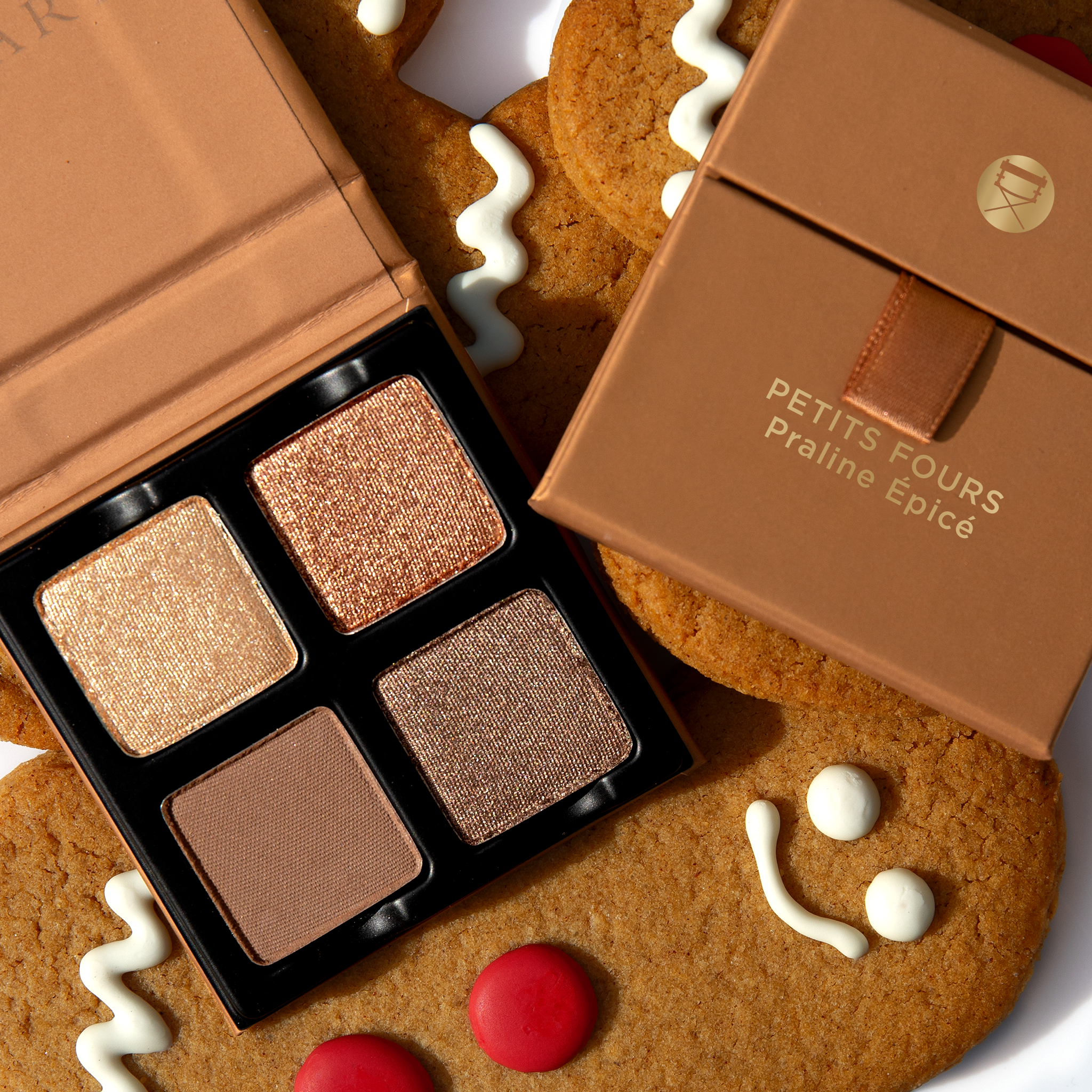 Petits Fours Praline Epice palette with spiced taupe, bronze shimmer, and warm cinnamon tones.