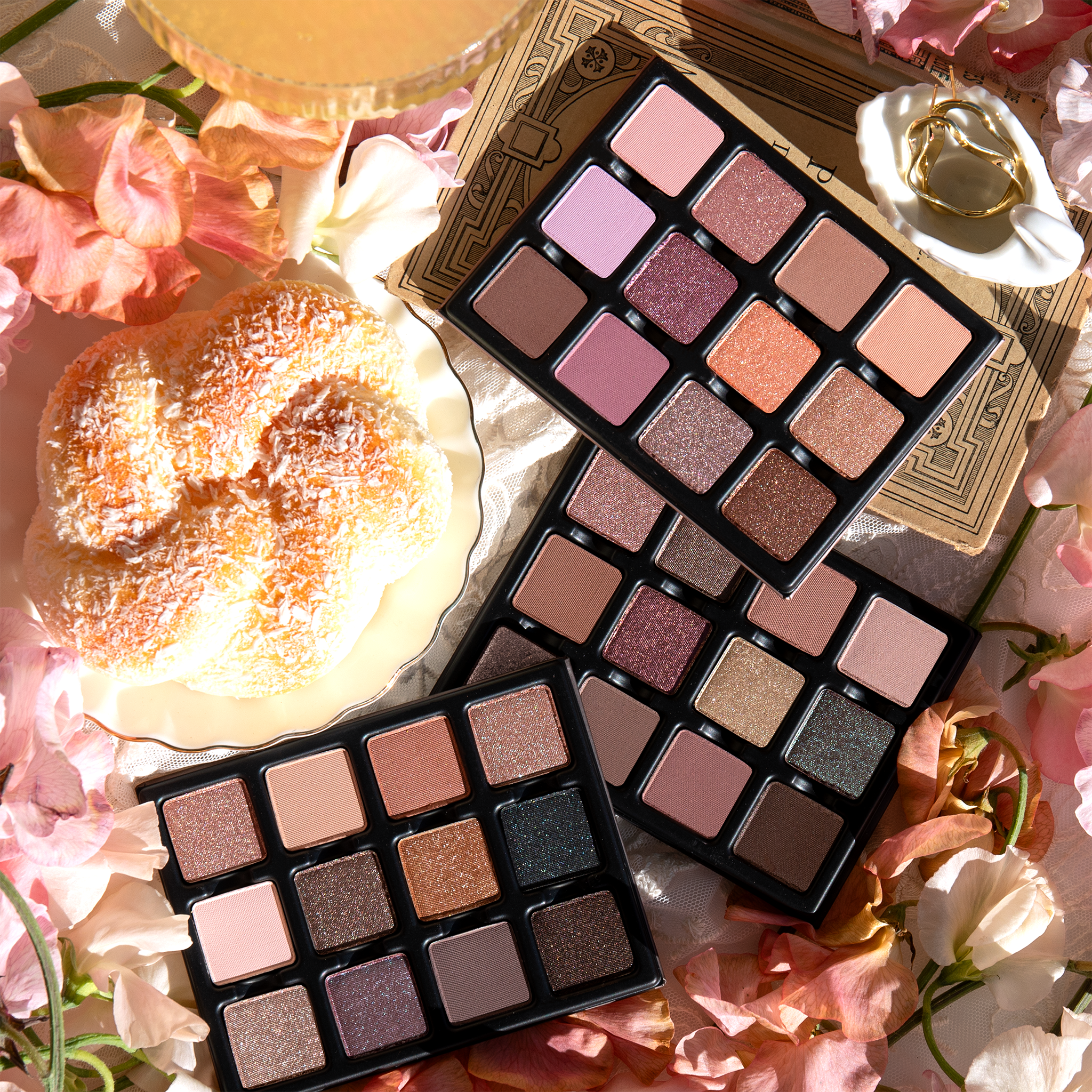 Paris Rêveries Étendu shown in a curated group image alongside other soft glam Viseart palettes.