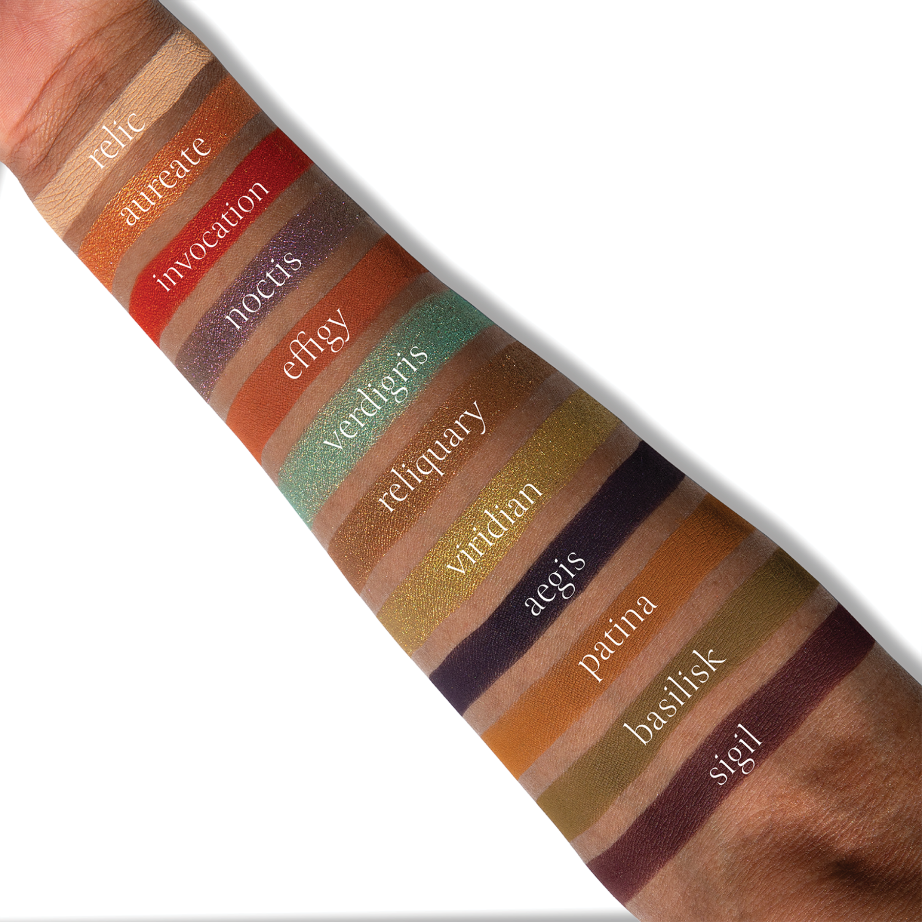 Serpentine Étendu swatches, matte, metallic, shimmer, duochrome eyeshadow finishes