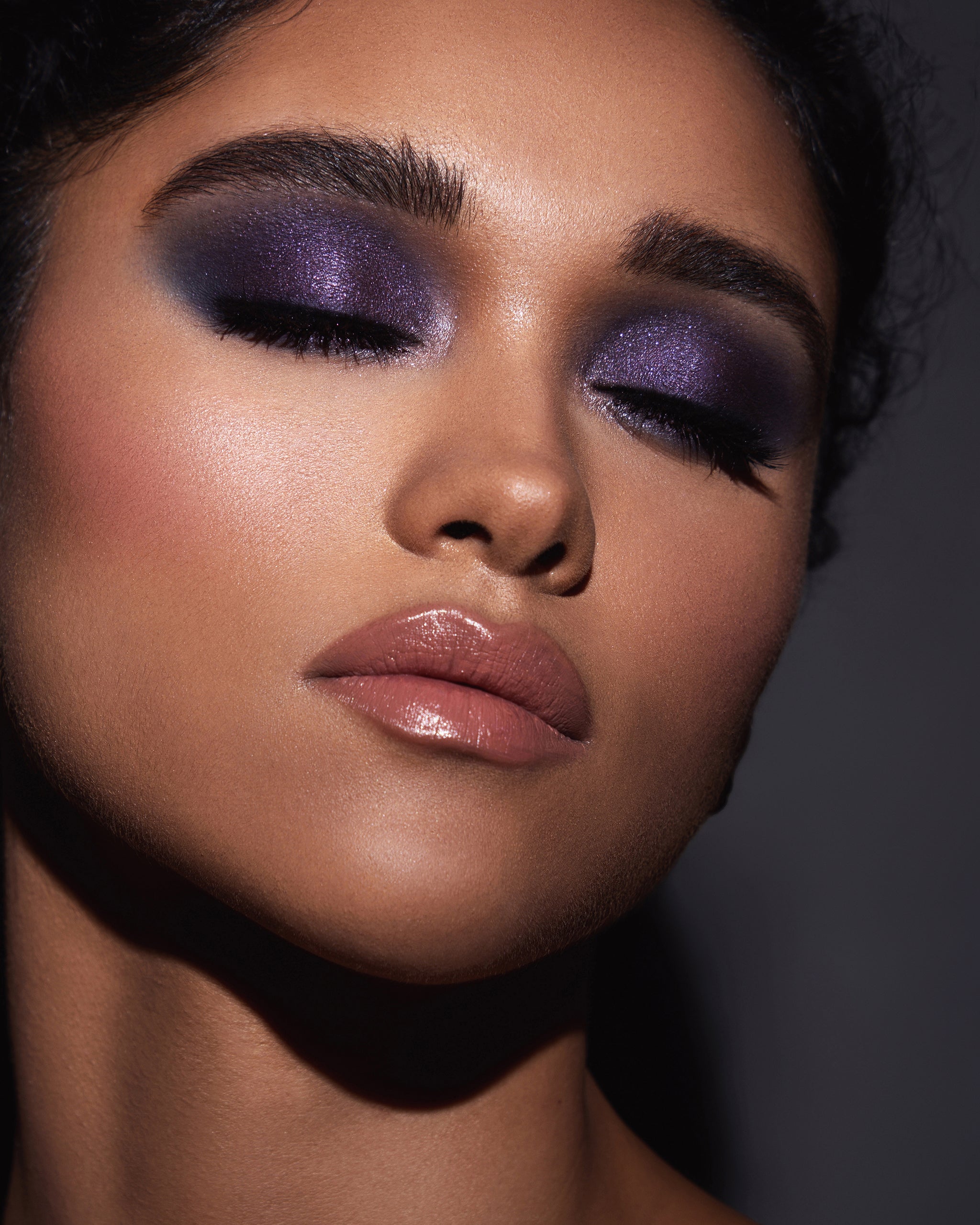 Viseart Paris Petit Pro Paris Etoile Eyeshadow Palette on Model