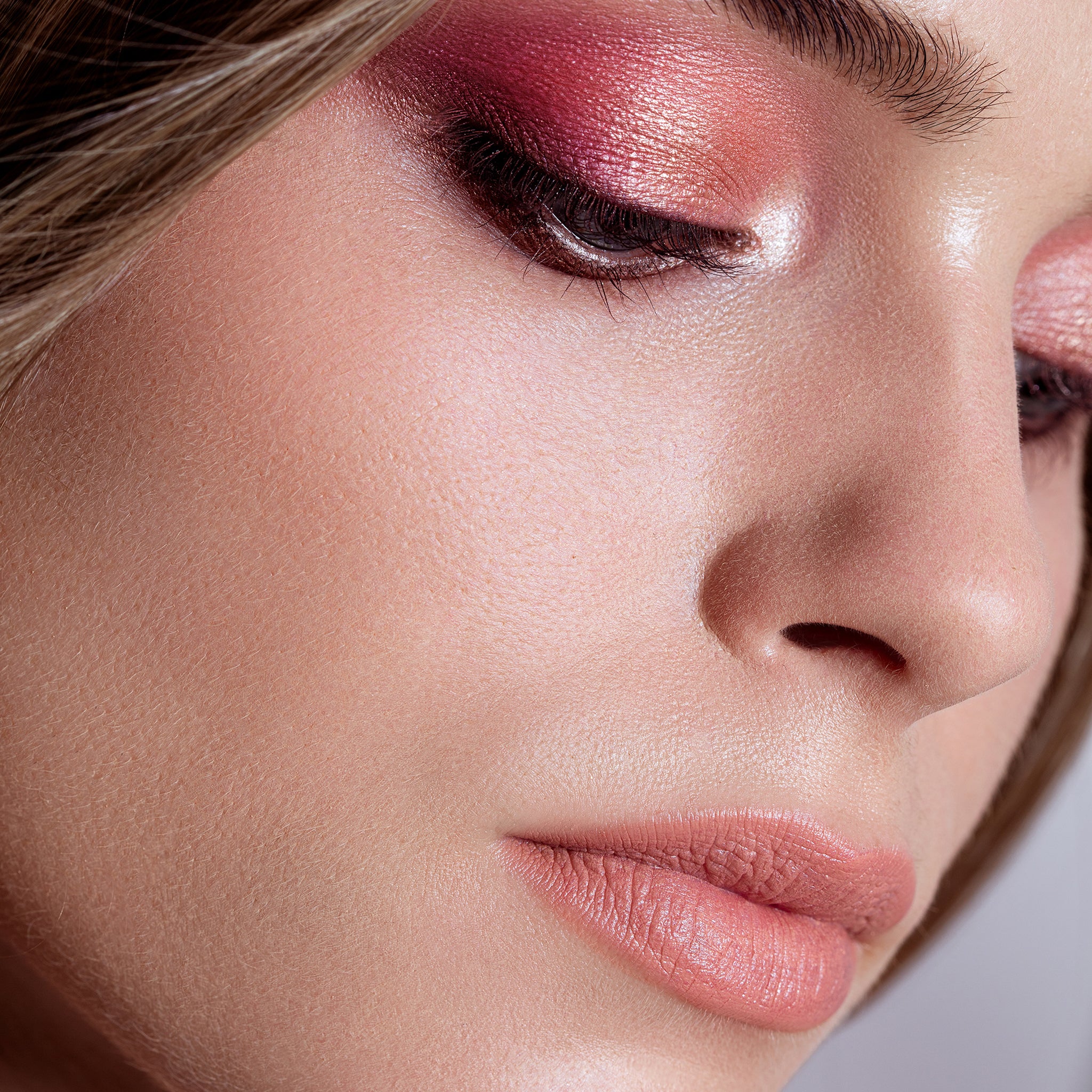 Petit Pro Chou Chou on model showing pastel pink, peach, lilac, and lemon shimmer eyeshadows.