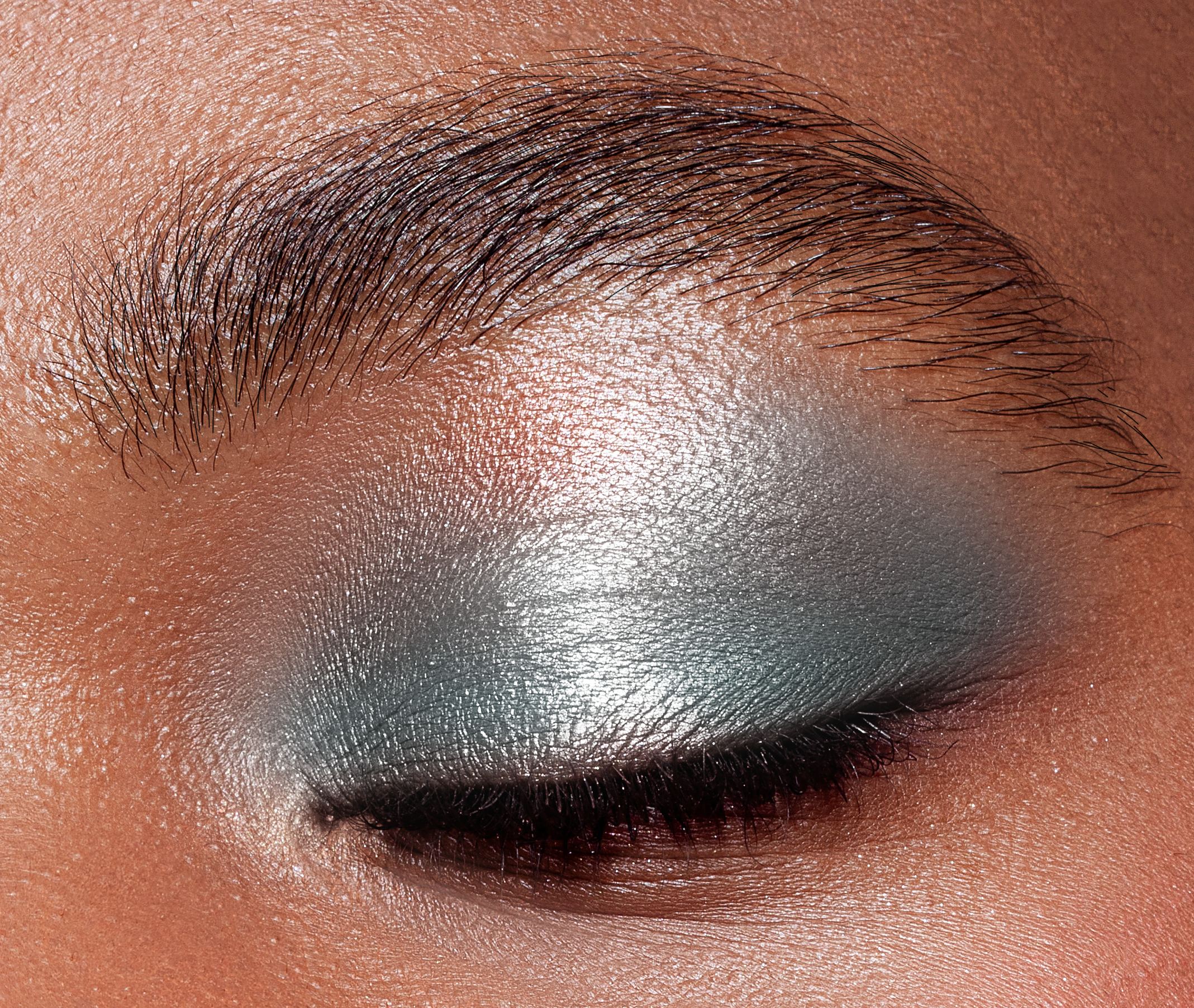Petites Shimmers Coy showing duochrome shimmer shades of lilac, mermaid pink, and celestial rose with holographic sparkle on model