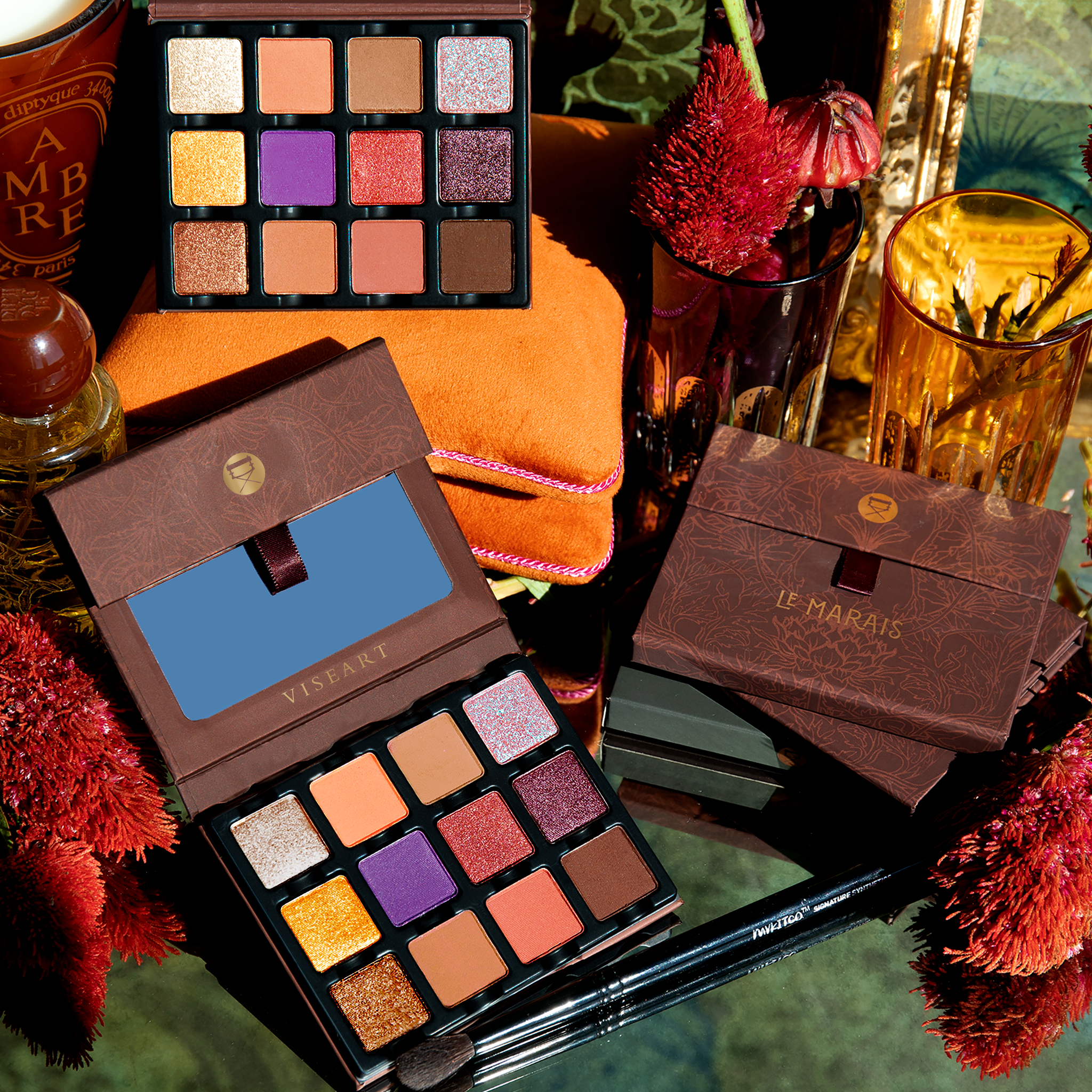 Open palette featuring taupe, espresso, and golden sand tones in matte, shimmer, and satin finishes for soft sculpt.